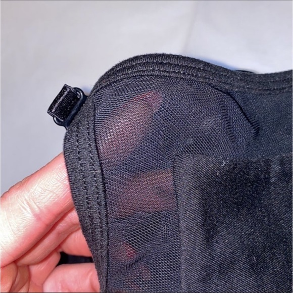 LIKE NEW❤️BOMBSHELL SPORTSWEAR❤️RARE OG SPORTS BRA - Picture 5 of 6